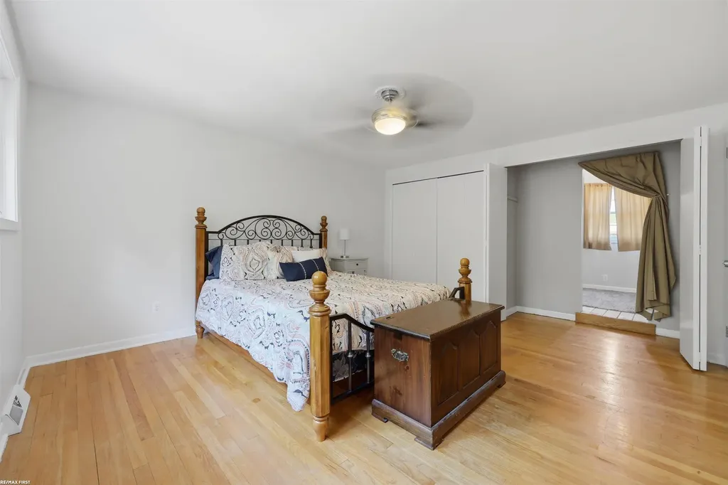 49861 Valley Drive Shelby Charter Township MI 48317