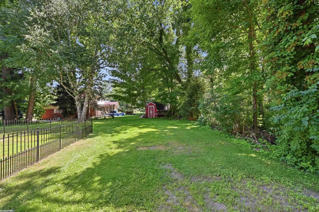 49861 Valley Drive Shelby Charter Township MI 48317