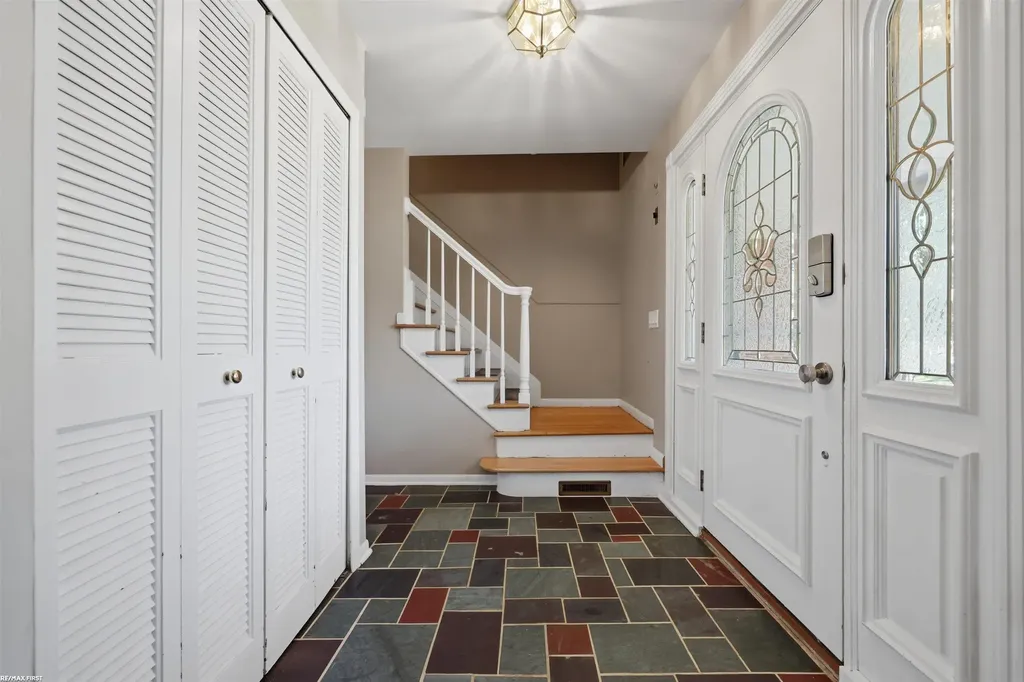 49861 Valley Drive Shelby Charter Township MI 48317