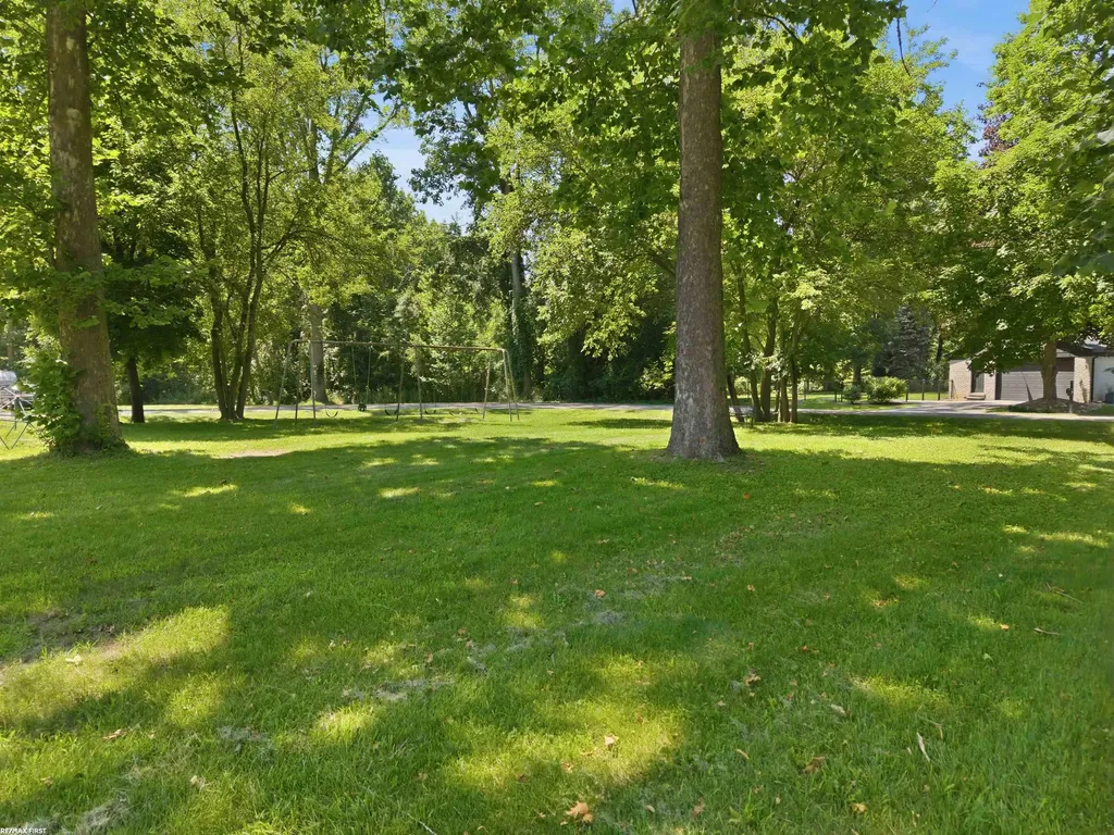 49861 Valley Drive Shelby Charter Township MI 48317