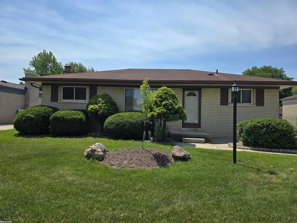 14968 Clemson Drive Sterling Heights City MI 48313