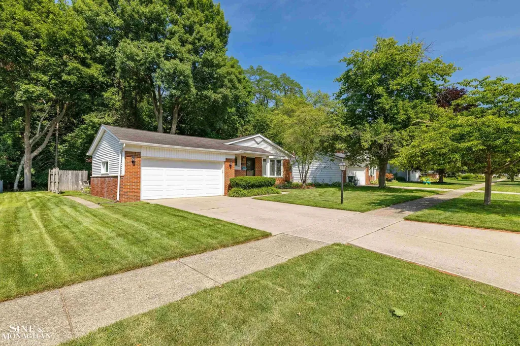 14433 Oxford Road Plymouth City MI 48170