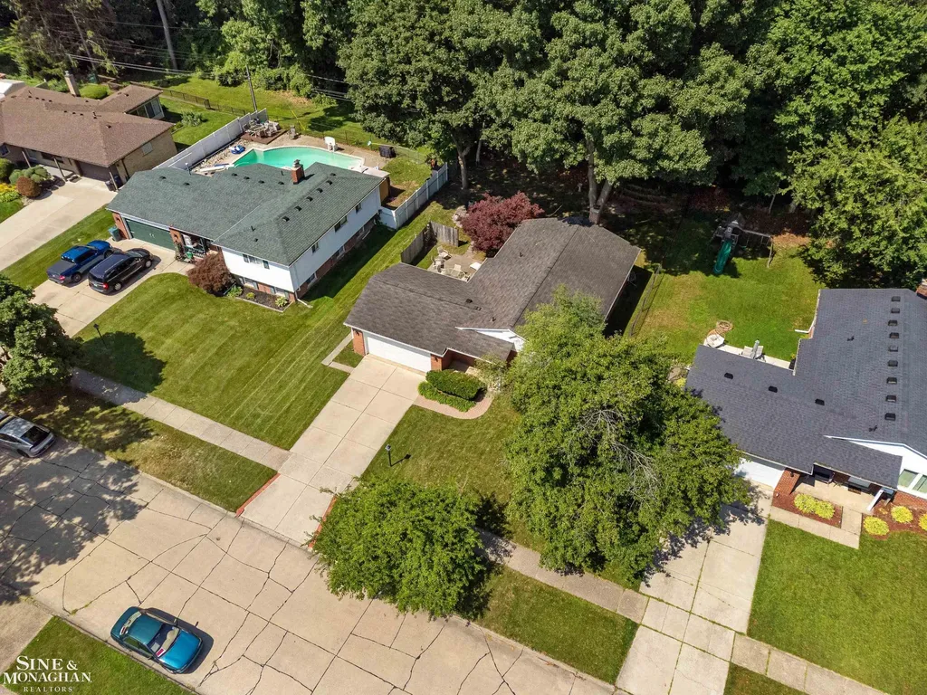 14433 Oxford Road Plymouth City MI 48170