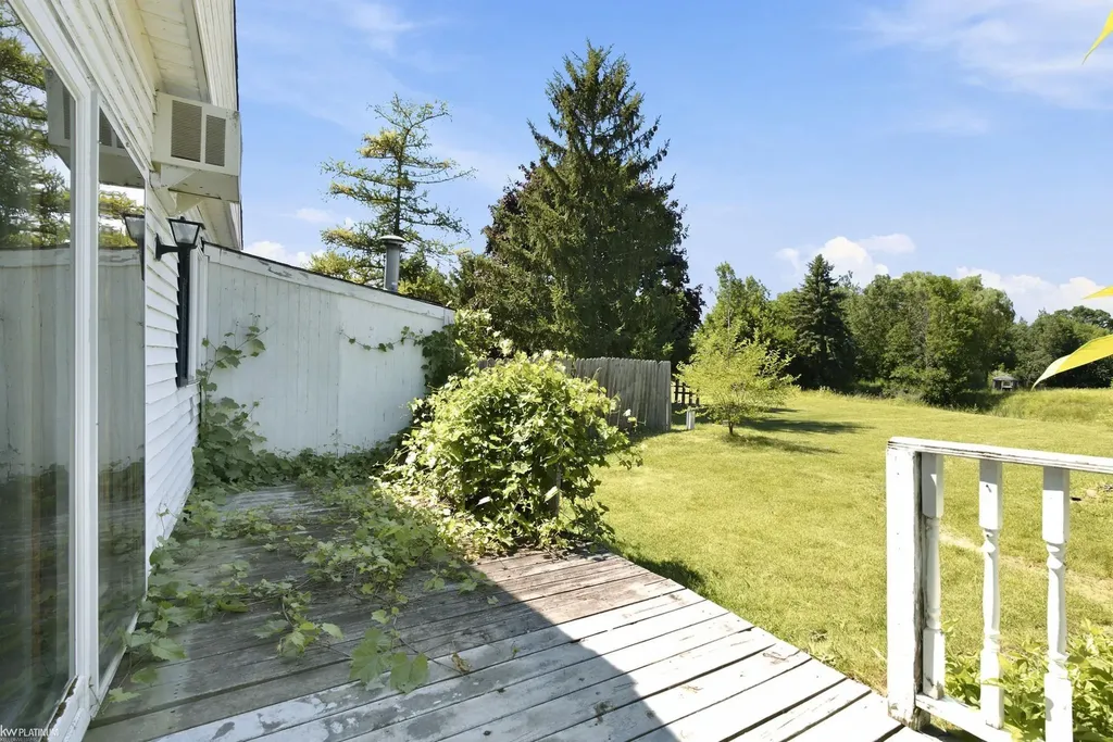 6098 Burtch Road Grant Township MI 48032