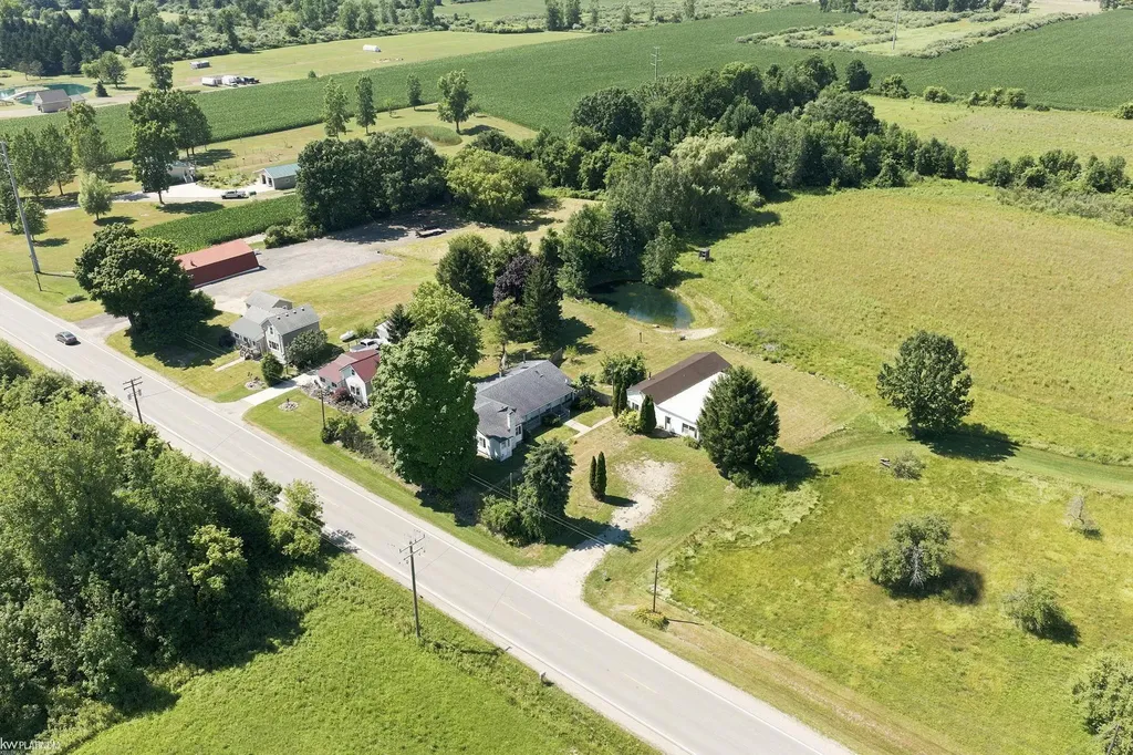 6098 Burtch Road Grant Township MI 48032