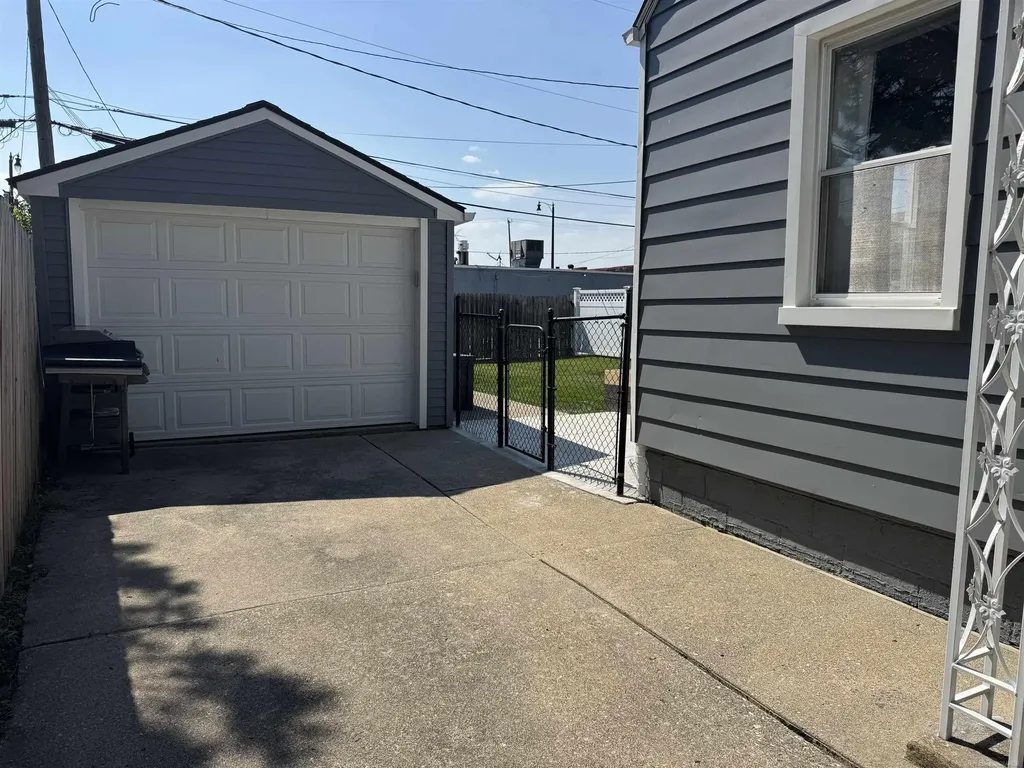 3364 23rd Street Wyandotte City MI 48192