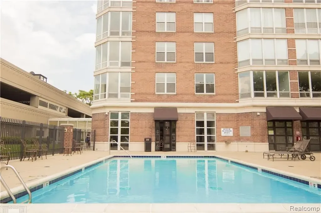 250 E Harbortown #1006 Drive Detroit City MI 48207