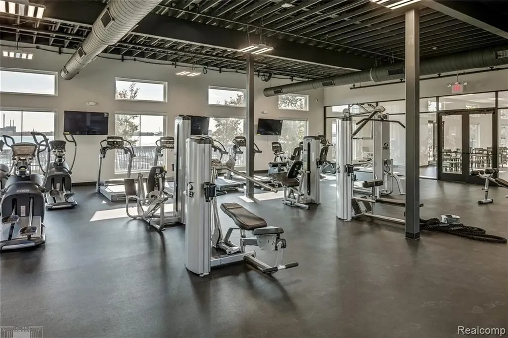250 E Harbortown #1006 Drive Detroit City MI 48207