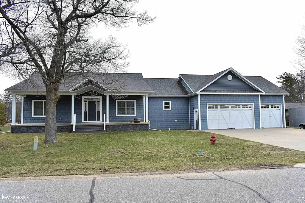 4378 Iroquois Drive Caseville Township MI 48755