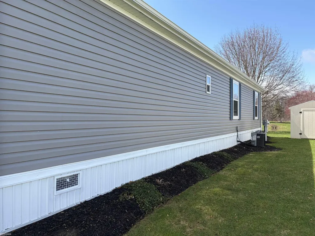 369 Red Pine Drive Genesee Charter Township MI 48506
