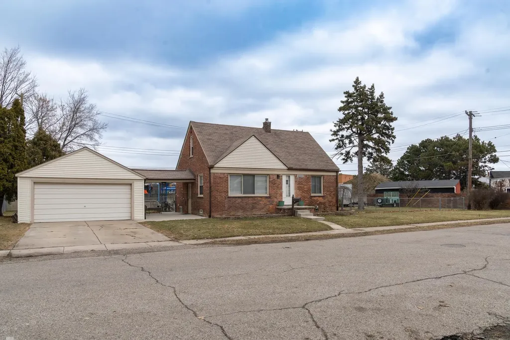 16605 Rosemary Street Fraser City MI 48026
