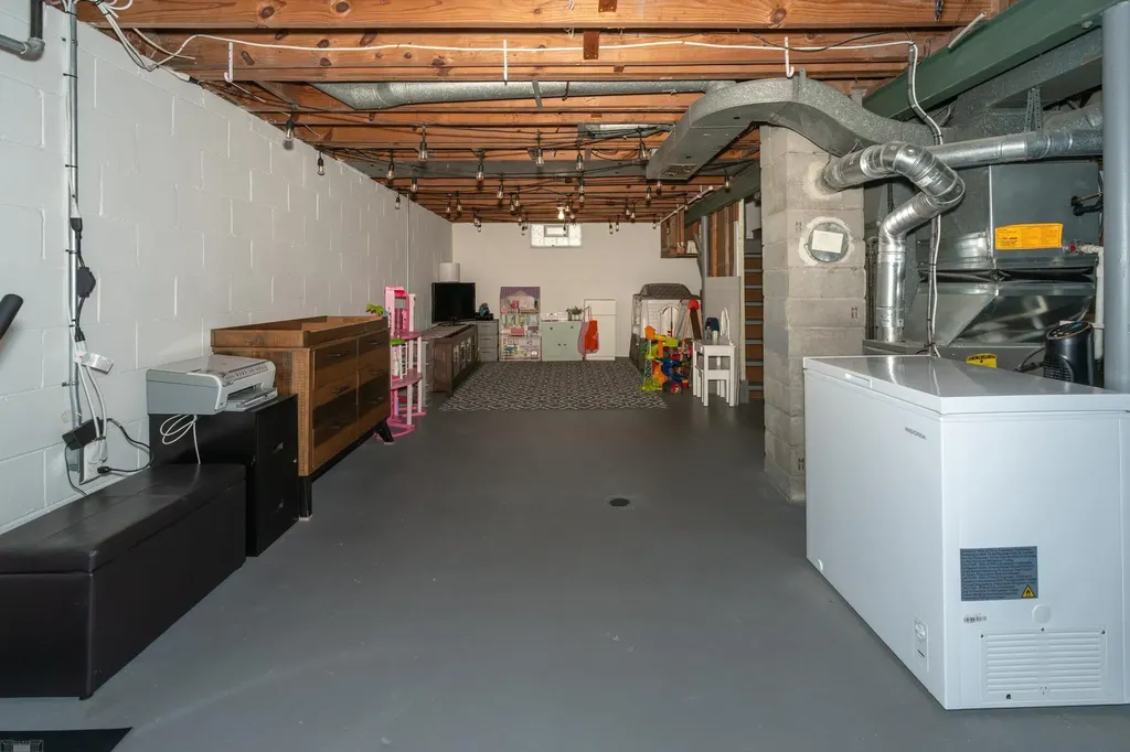 16605 Rosemary Street Fraser City MI 48026