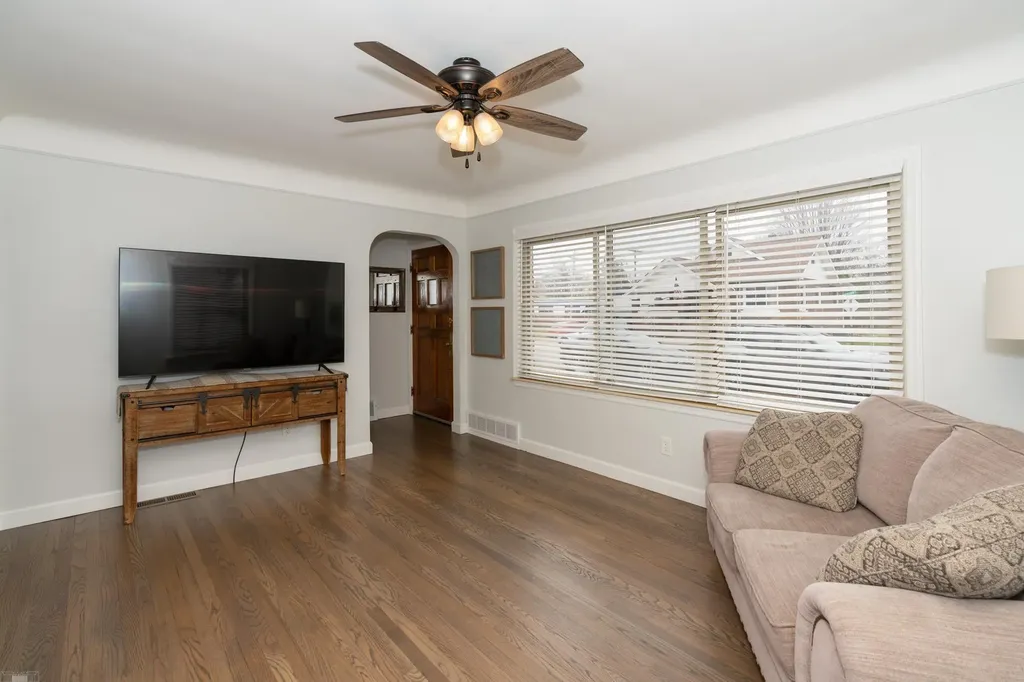 16605 Rosemary Street Fraser City MI 48026