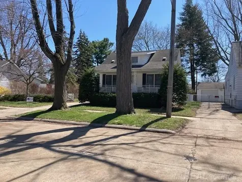 8442 Central Street Center Line City MI 48015