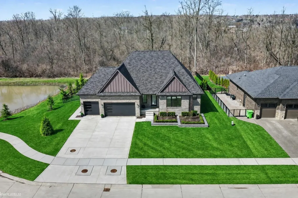 66507 Meadowlands Court Washington Township MI 48095
