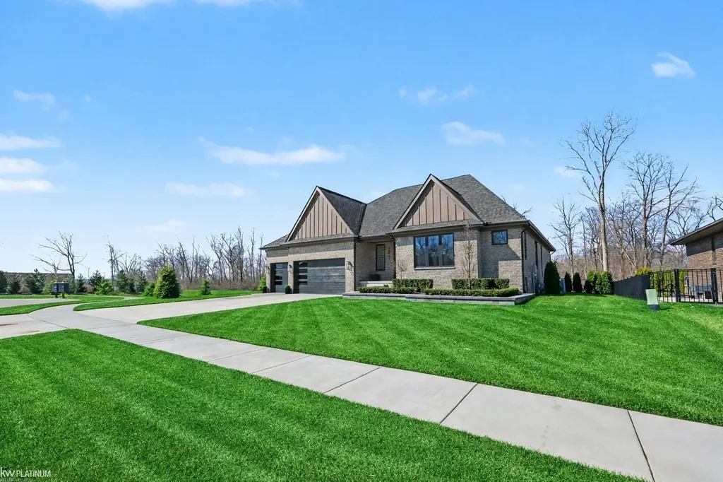 66507 Meadowlands Court Washington Township MI 48095
