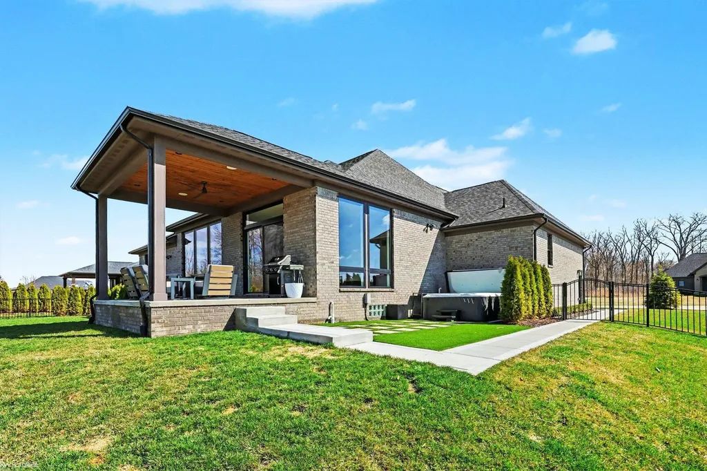 66507 Meadowlands Court Washington Township MI 48095
