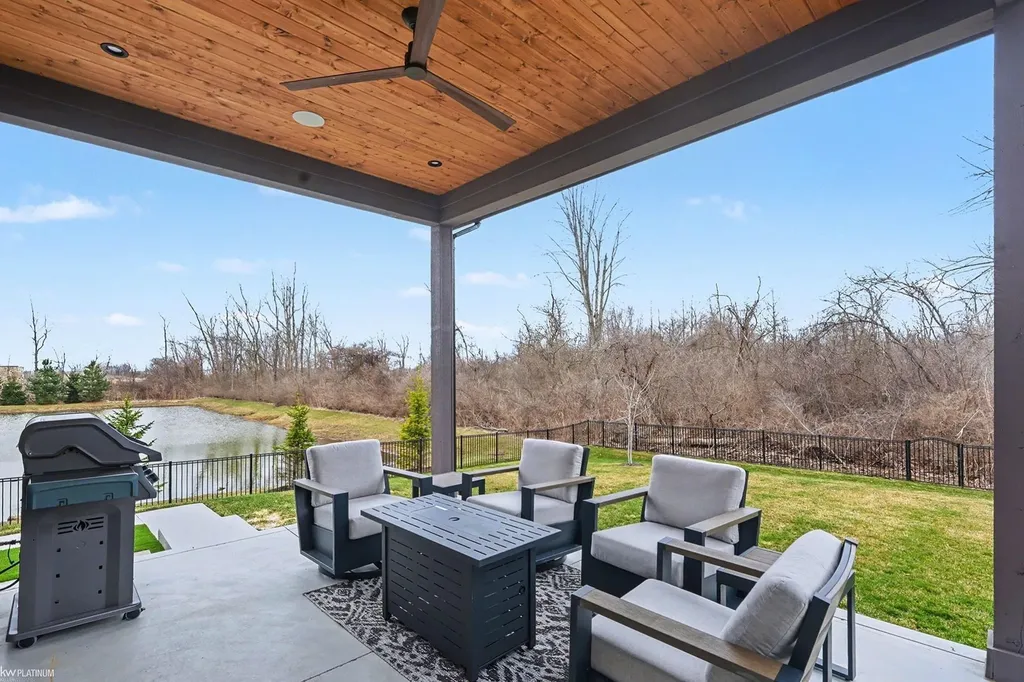 66507 Meadowlands Court Washington Township MI 48095