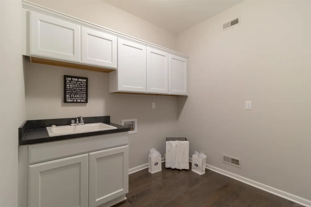 11781 Partridge Drive Taylor City MI 48180