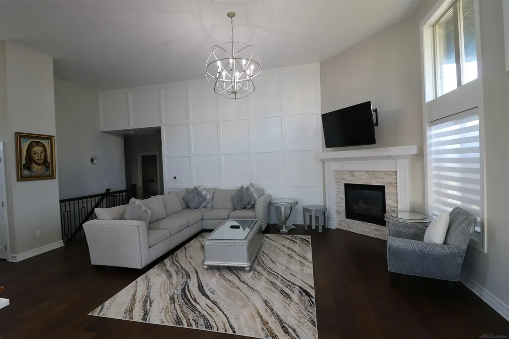 19077 Thompson Drive Macomb Township MI 48042