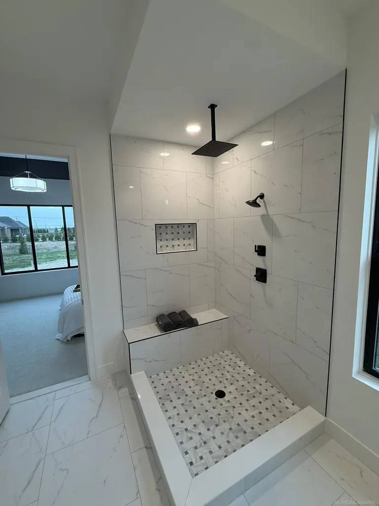 14004 Quail View Drive Washington Township MI 48094