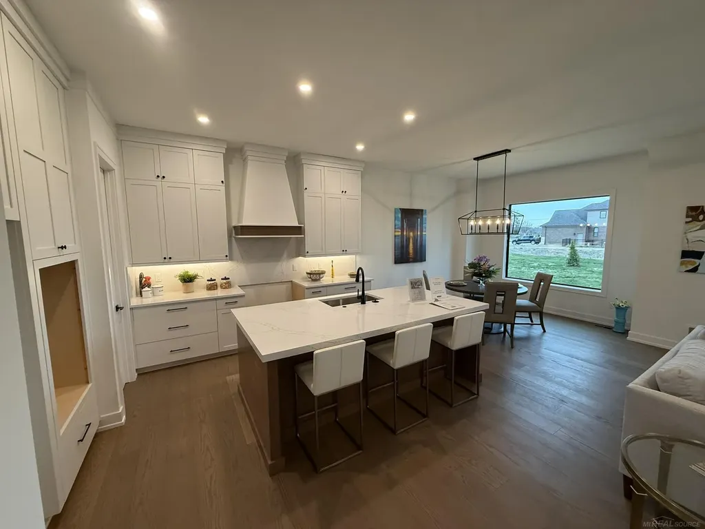 14004 Quail View Drive Washington Township MI 48094