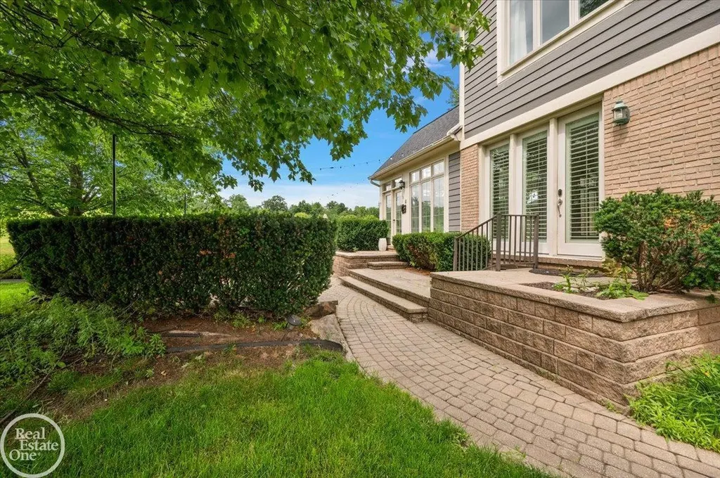 59807 Glacier Ridge N. Drive Washington Township MI 48094