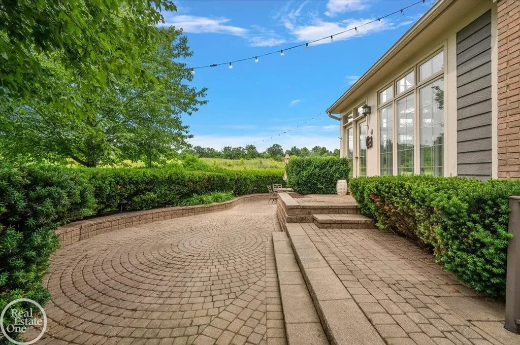 59807 Glacier Ridge N. Drive Washington Township MI 48094