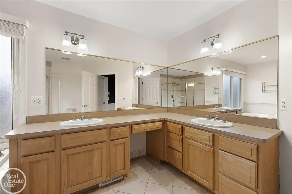 59807 Glacier Ridge N. Drive Washington Township MI 48094