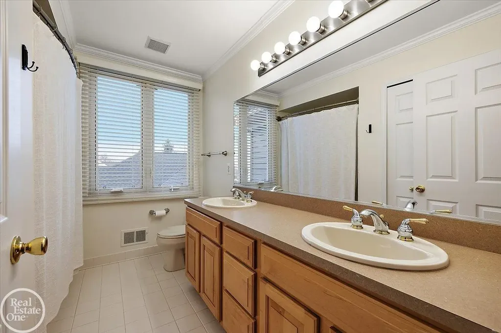 59807 Glacier Ridge N. Drive Washington Township MI 48094