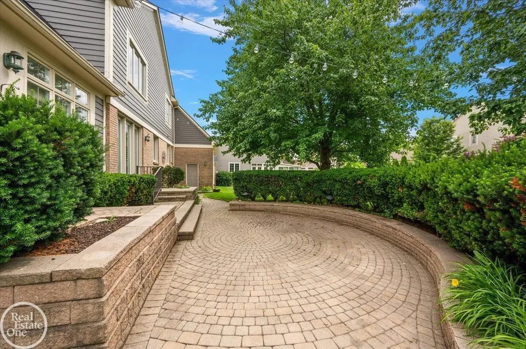 59807 Glacier Ridge N. Drive Washington Township MI 48094