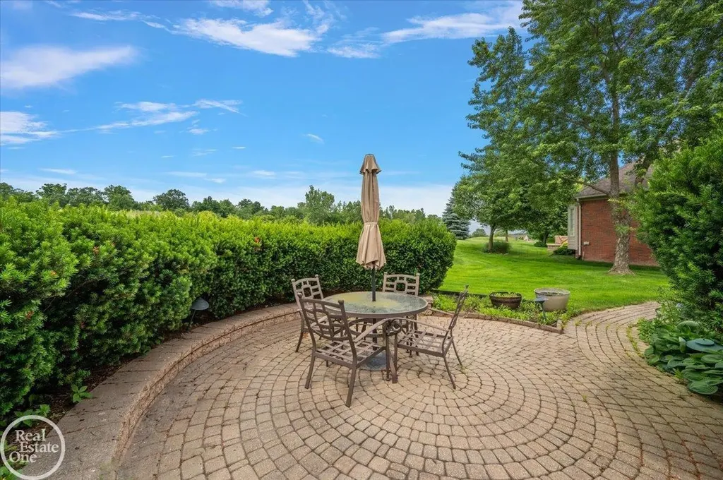59807 Glacier Ridge N. Drive Washington Township MI 48094