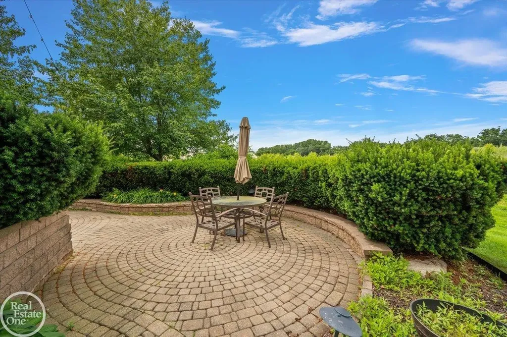 59807 Glacier Ridge N. Drive Washington Township MI 48094