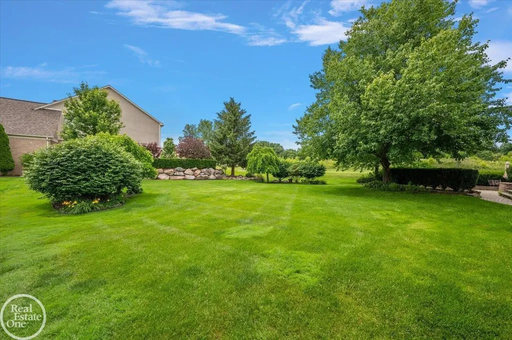 59807 Glacier Ridge N. Drive Washington Township MI 48094
