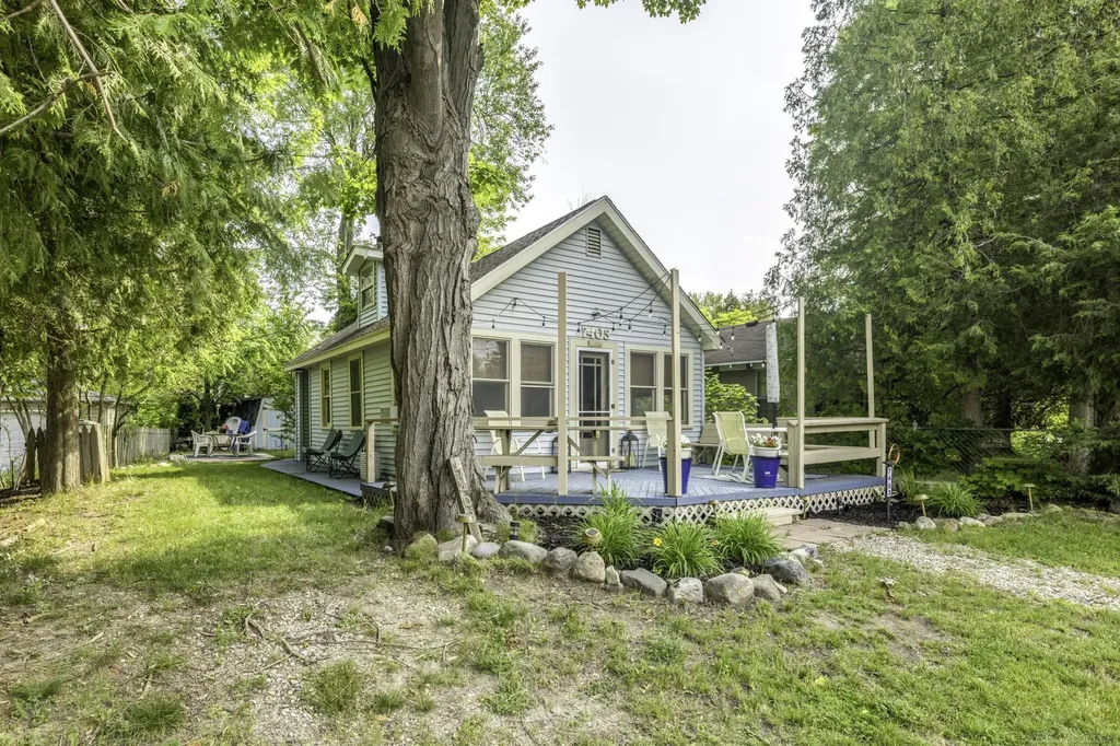7403 Woodside Road Worth Township MI 48450