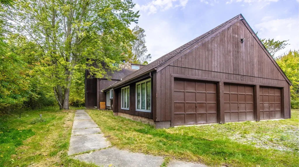 9202 Crawford Road Columbus Township MI 48063