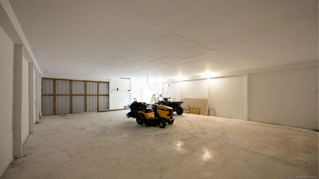 9202 Crawford Road Columbus Township MI 48063