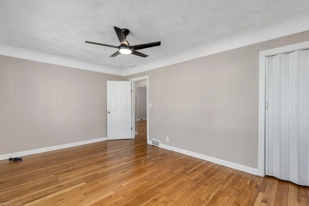 4492 Marr Avenue Warren City MI 48091