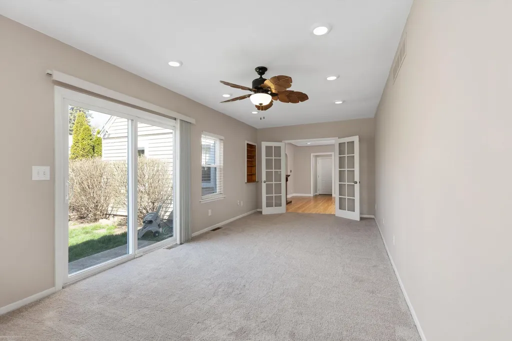 4492 Marr Avenue Warren City MI 48091