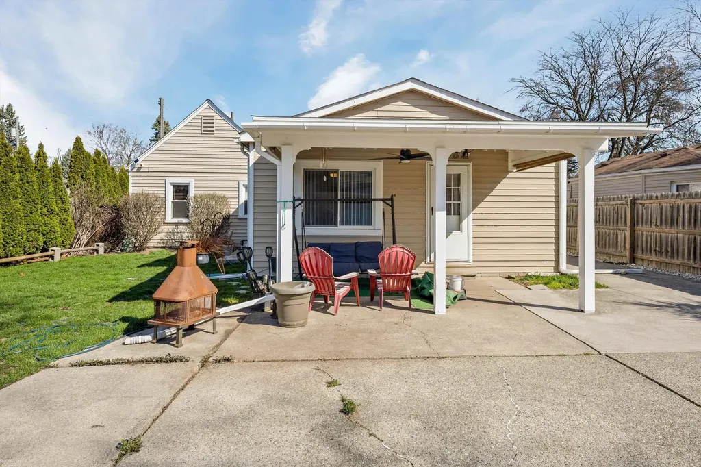 4492 Marr Avenue Warren City MI 48091