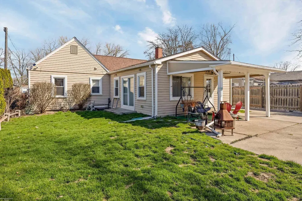 4492 Marr Avenue Warren City MI 48091