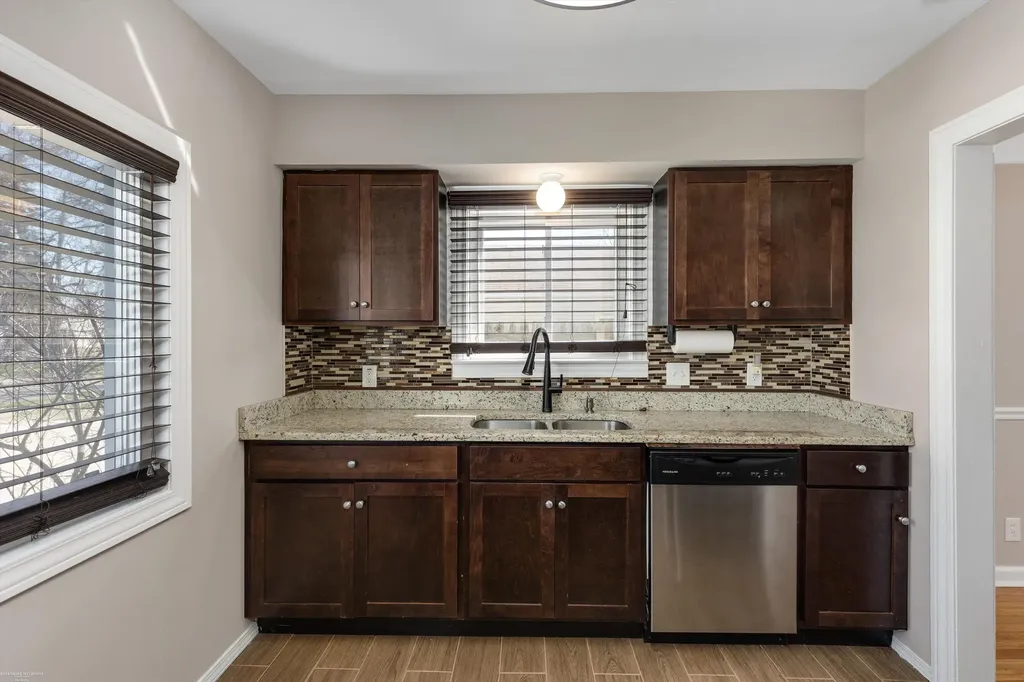 4492 Marr Avenue Warren City MI 48091
