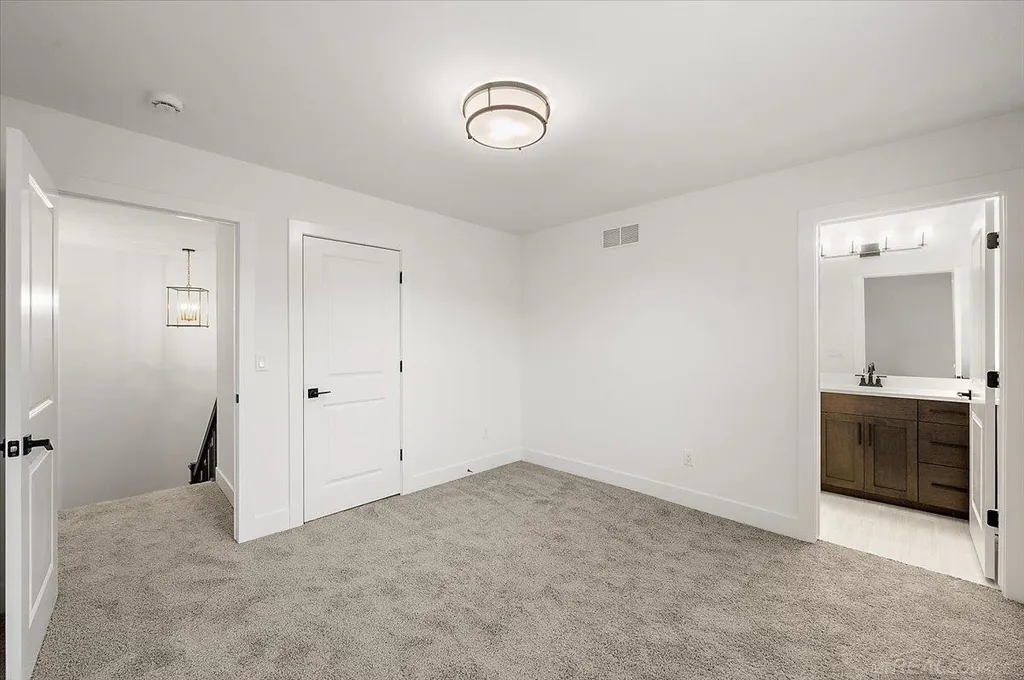 5872 Willow Grove Drive Troy City MI 48085