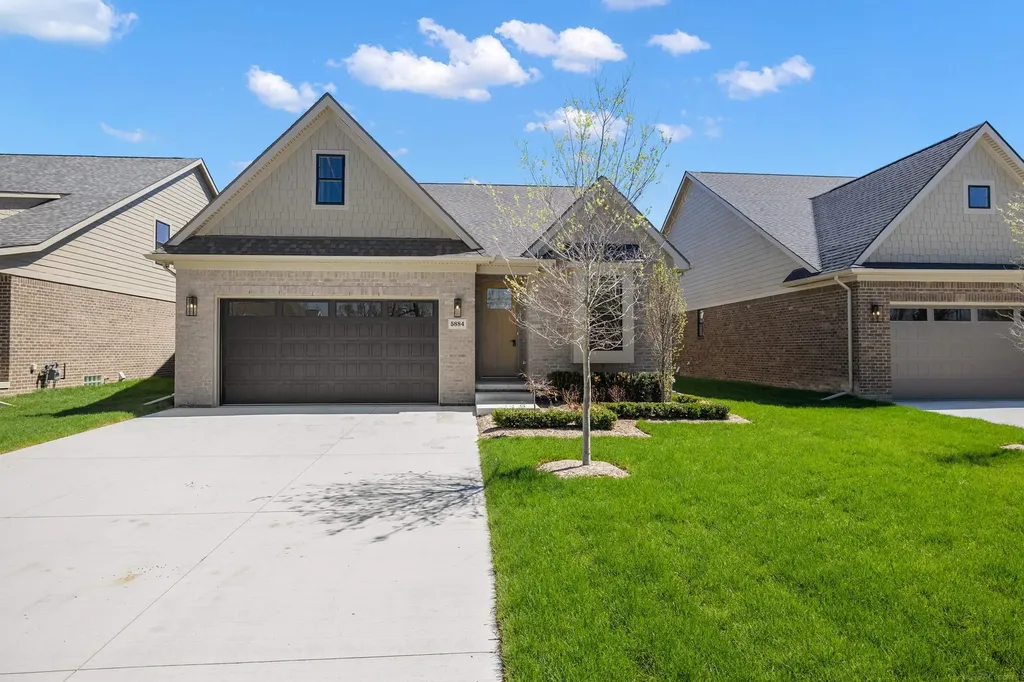 5884 Willow Grove Drive Troy City MI 48085