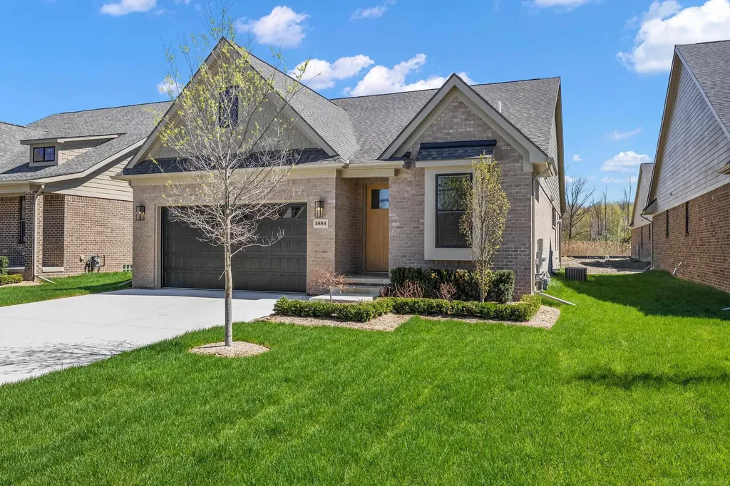 5884 Willow Grove Drive Troy City MI 48085