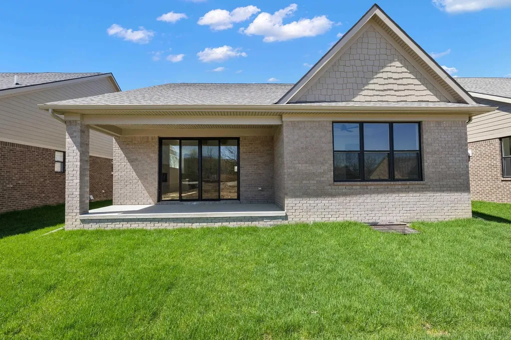 5884 Willow Grove Drive Troy City MI 48085