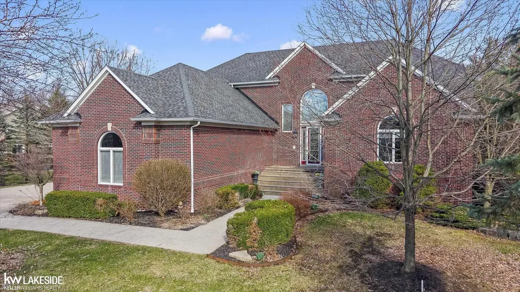6120 Evanswood Road Troy City MI 48085