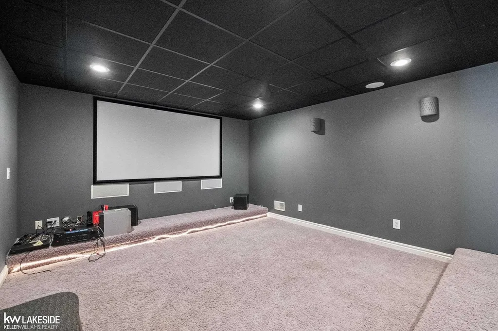 6120 Evanswood Road Troy City MI 48085