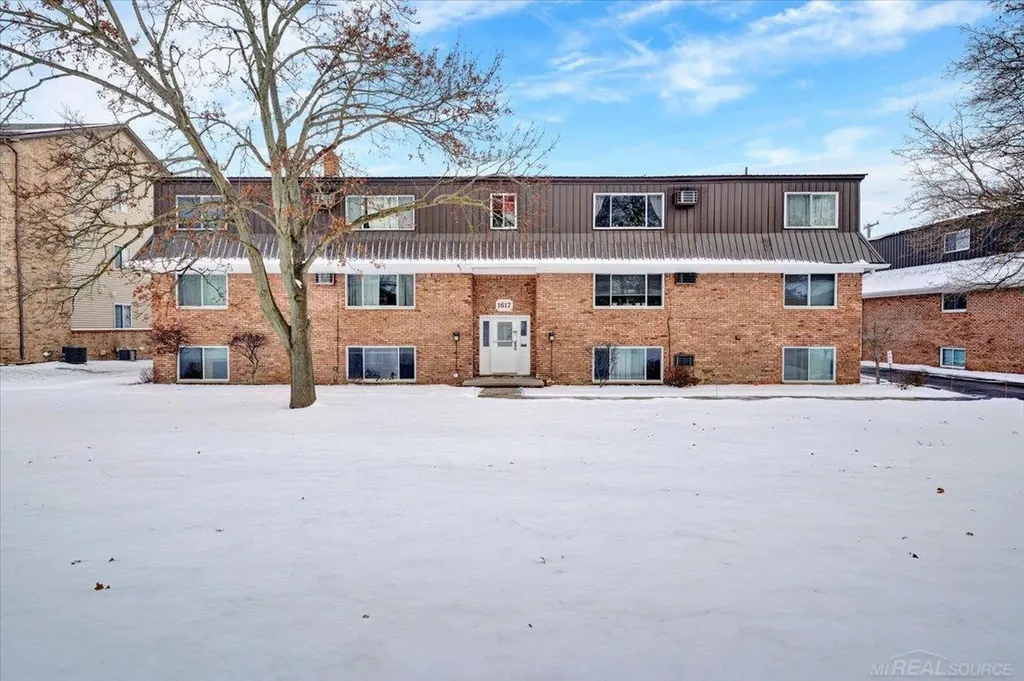 1617 S Riverside Ave C-18 #4 Avenue St. Clair City MI 48079