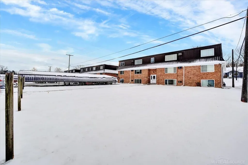 1617 S Riverside Ave C-18 #4 Avenue St. Clair City MI 48079